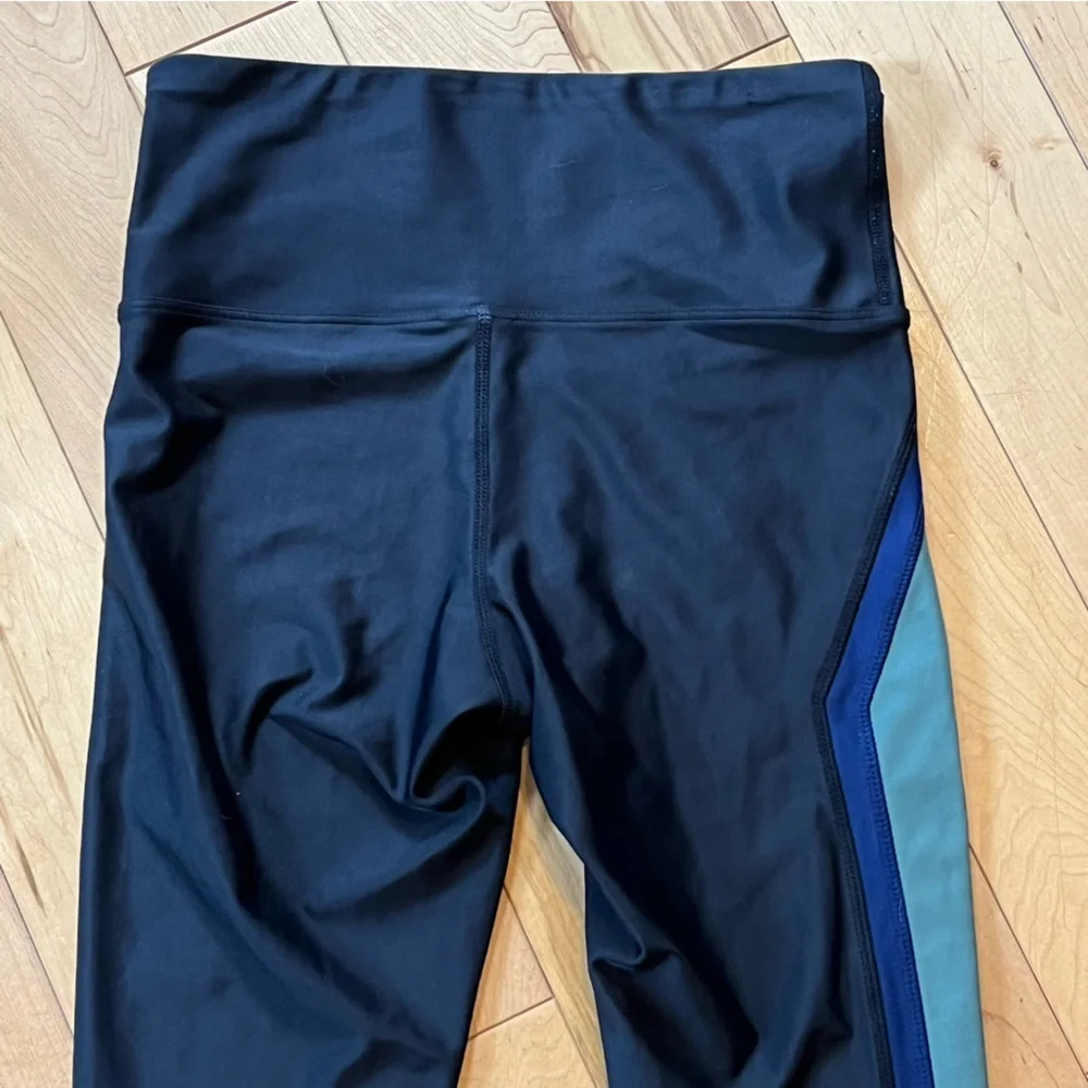 PE NATION Flight Series Legging Black 7/8 length midrise sculpted panels - Picture 5 of 7